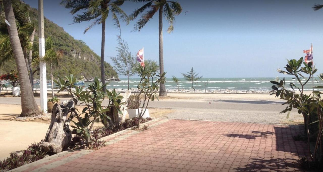 The Beach Boutique Resort Banpaknampran Kültér fotó