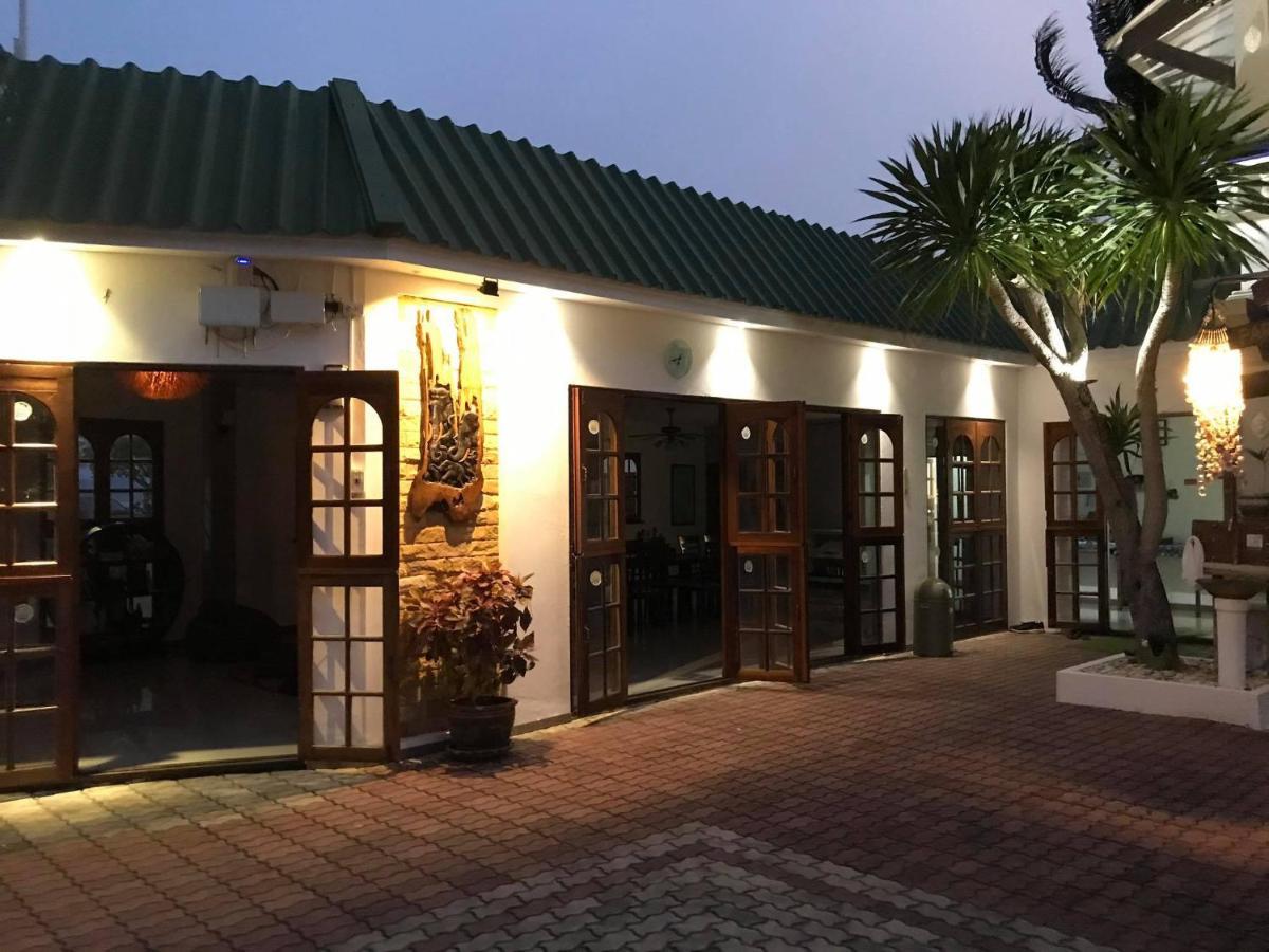The Beach Boutique Resort Banpaknampran Kültér fotó