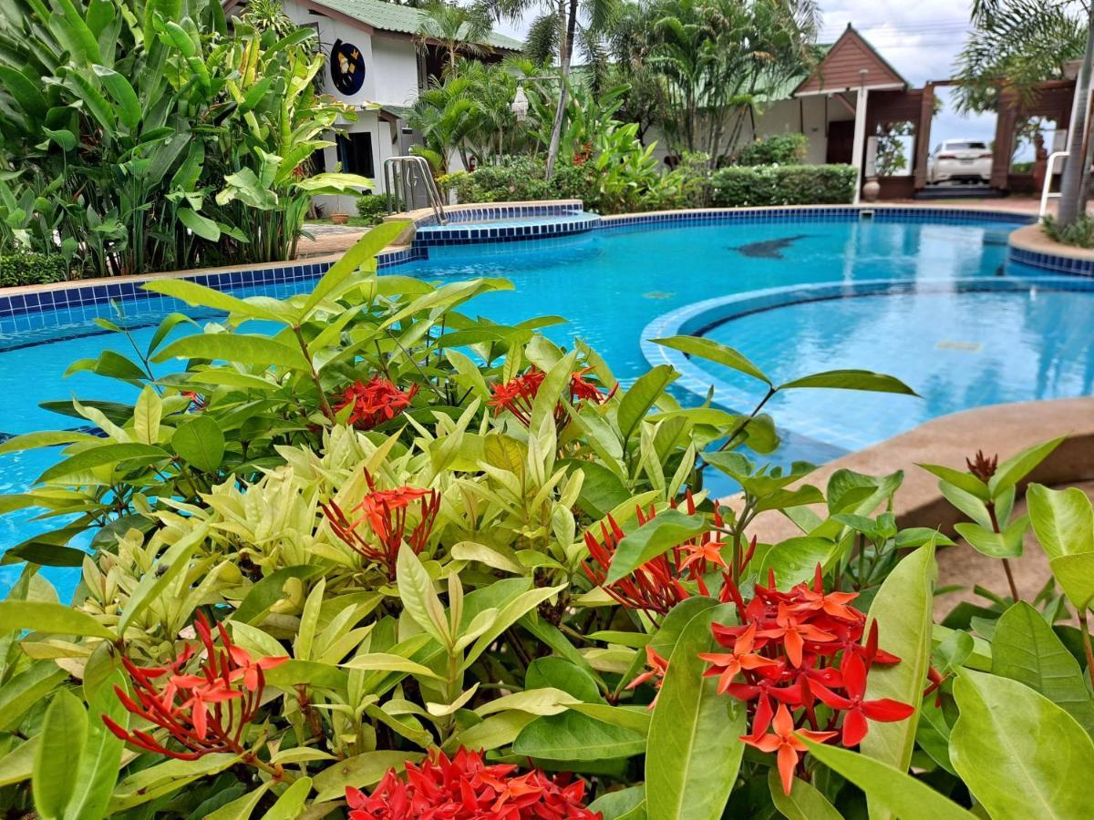 The Beach Boutique Resort Banpaknampran Kültér fotó