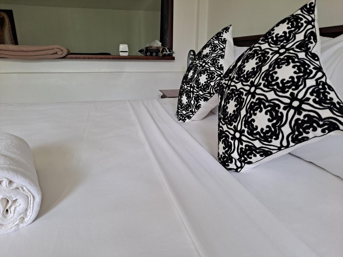 The Beach Boutique Resort Banpaknampran Kültér fotó