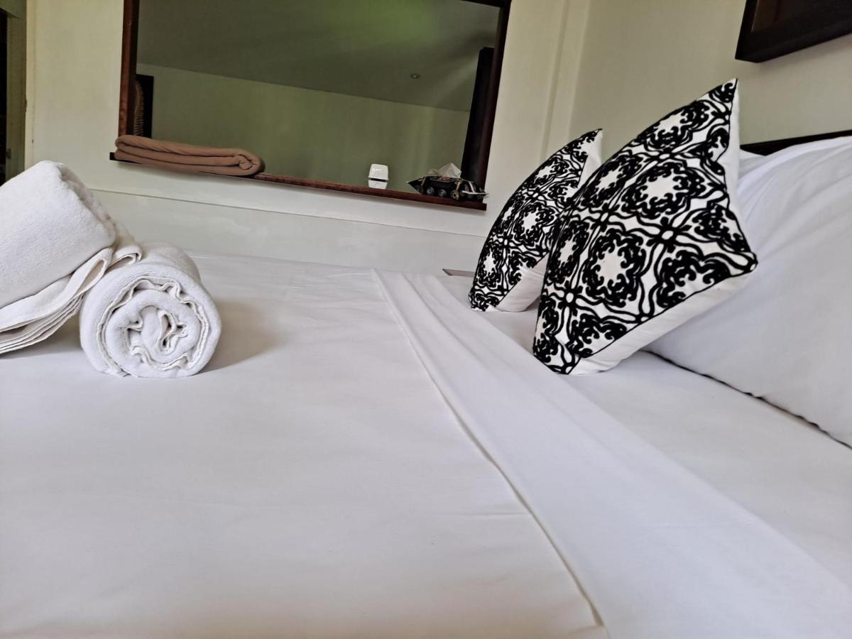 The Beach Boutique Resort Banpaknampran Kültér fotó